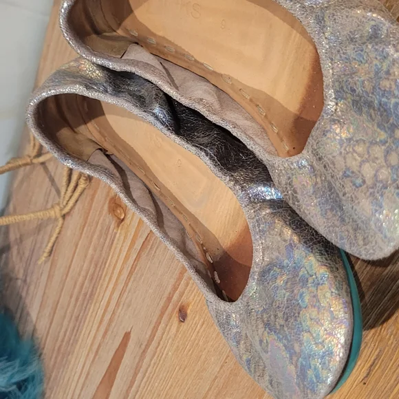 Limited Release - No Longer Available - Love Potion Tieks Size 9 - Iridescent - Picture 4 of 10